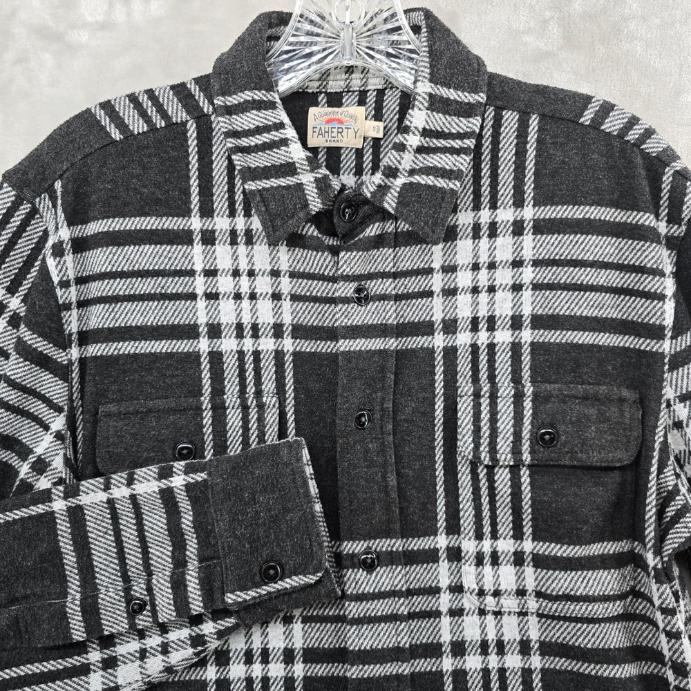 Faherty Legend Sweater Shirt Mens Small Charcoal Gray Plaid Knit Flannel Button